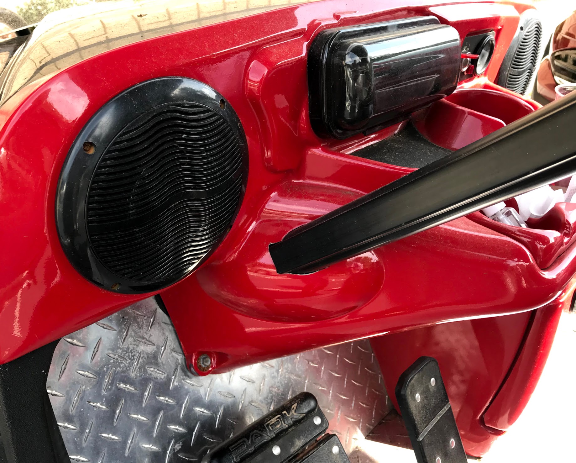 golf cart speaker in red dash