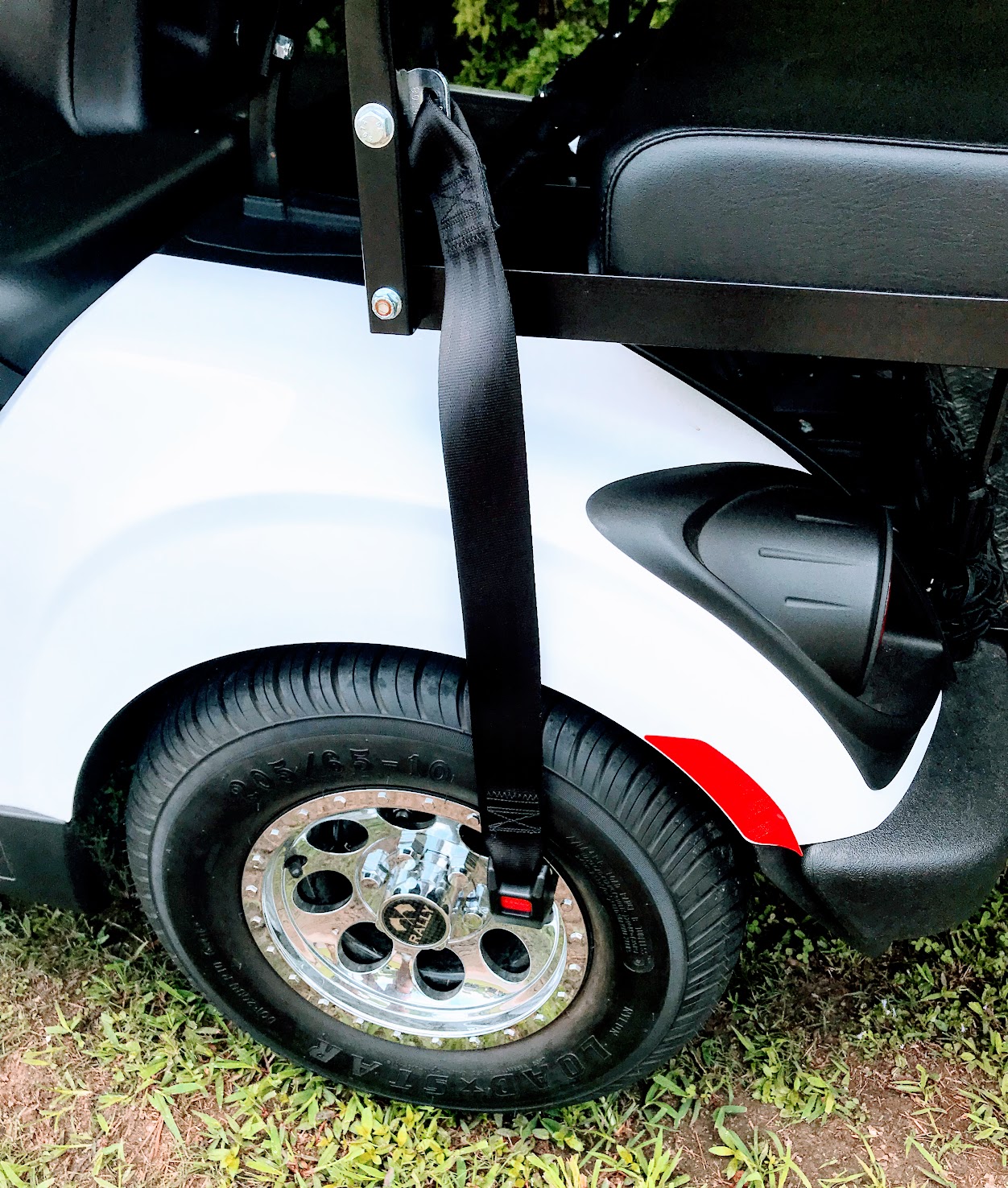 why you want retractable golf cart seat belts