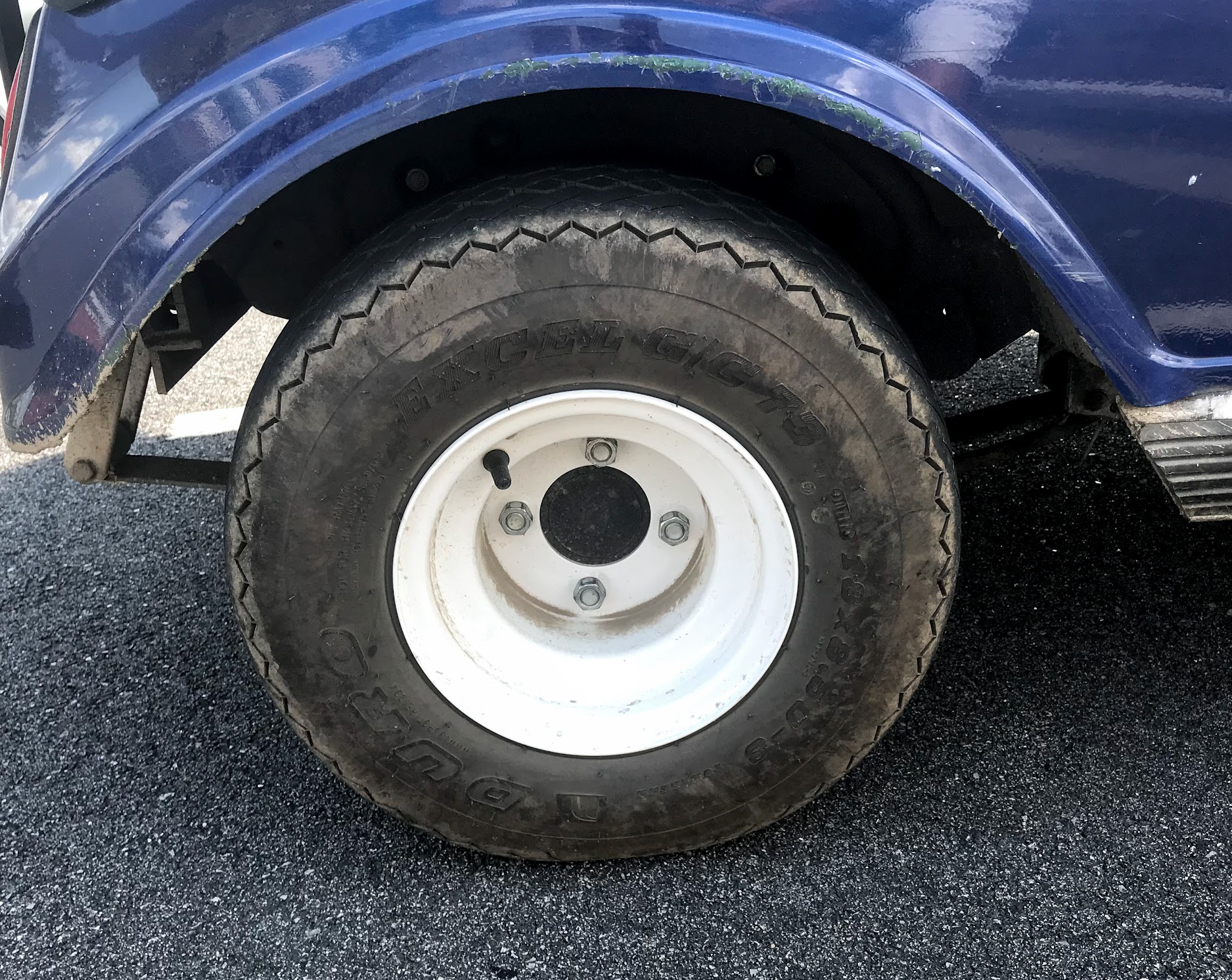 golf cart wheel with no hub cap