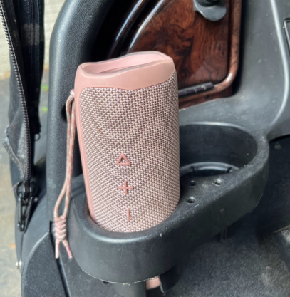 blue tooth golf cart cup holder speaker in golf cart